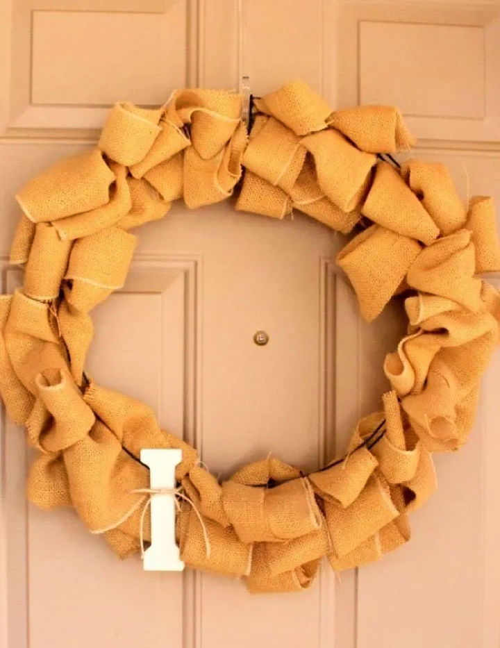 Fun and Easy DIY Burlap Wreath