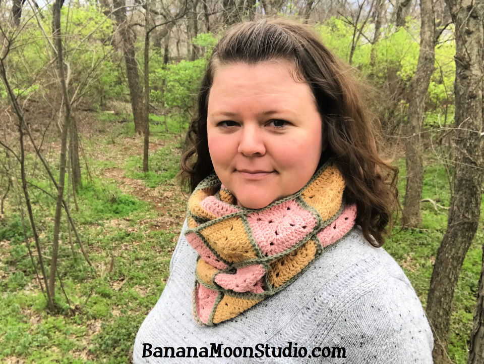  Granny Square Crochet Infinity Scarf Pattern