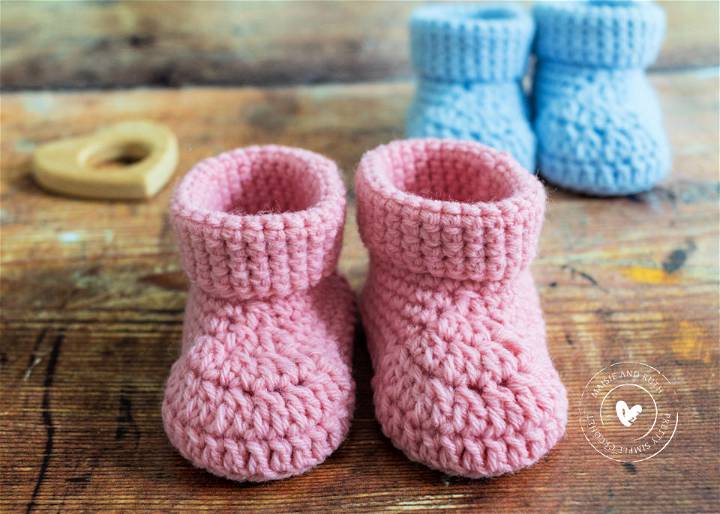 How To Make Baby Booties - Free Crochet Pattern