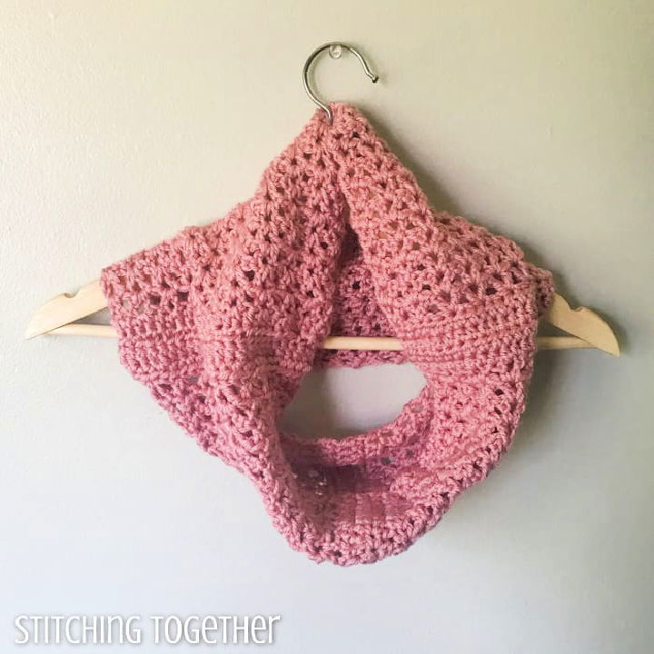 Lightweight Crochet Cowl Pattern