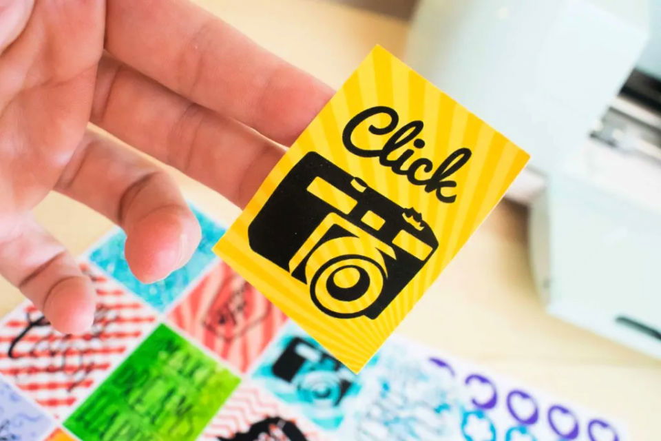 Make Your Own Cricut Stickers 