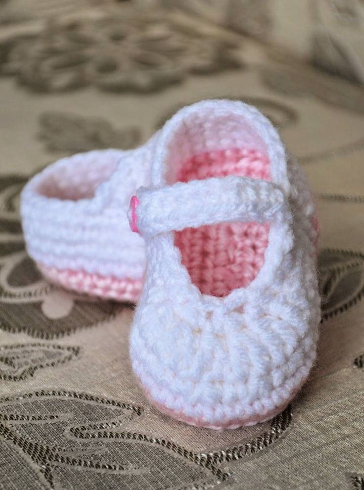 Making Little Booties - Free Crochet Pattern