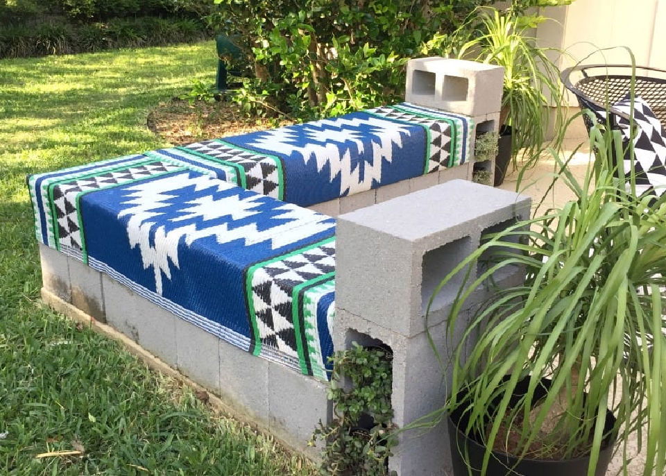 Outdoor Cinderblock Seating Ideas