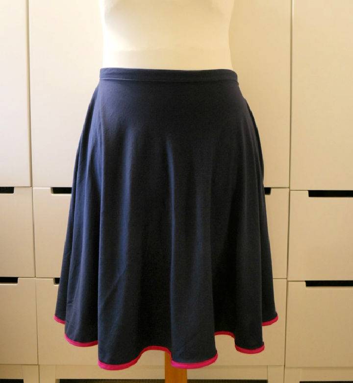 Sewing a Half Circle Skirt Without a Pattern