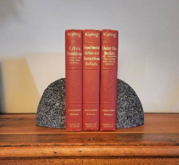 How to Make a Stylish Stone Bookend