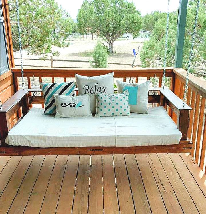 How to Make a Pallet Swing Bed