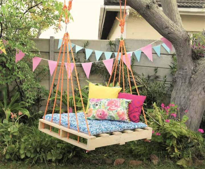 Wooden Swing Made From Pallets