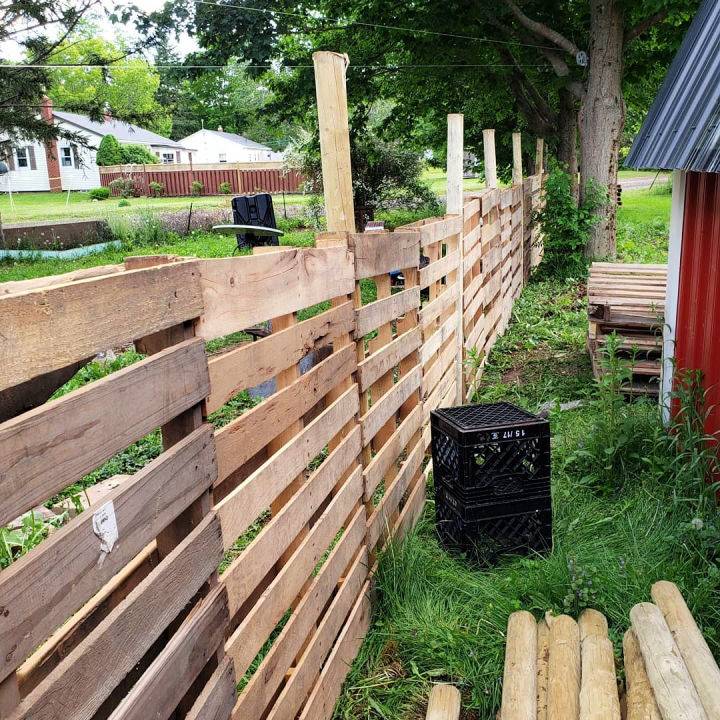 6 Foot Tall Pallet Fence