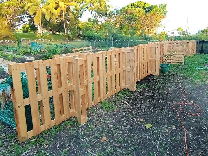 Self Standing Front Yard Pallet Fence