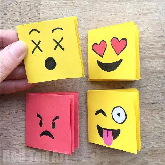 Adorable DIY Emoji Mini Notebook
