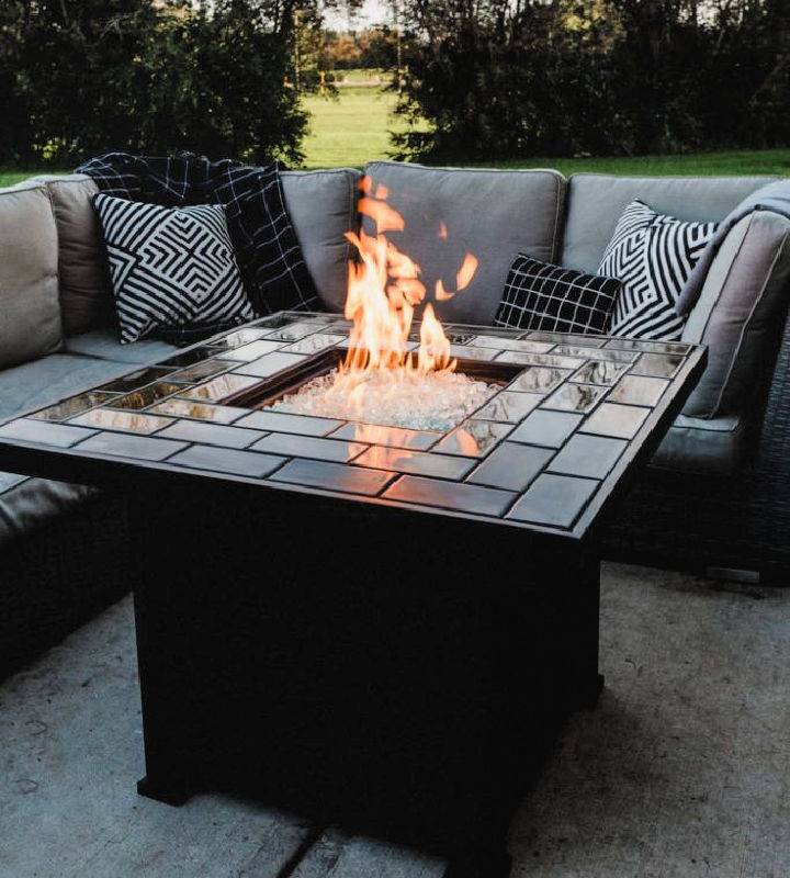 Beautiful DIY Fire Pit Table