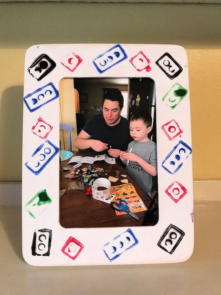 Cheap DIY Lego Stamped Picture Frame Gift for Dad