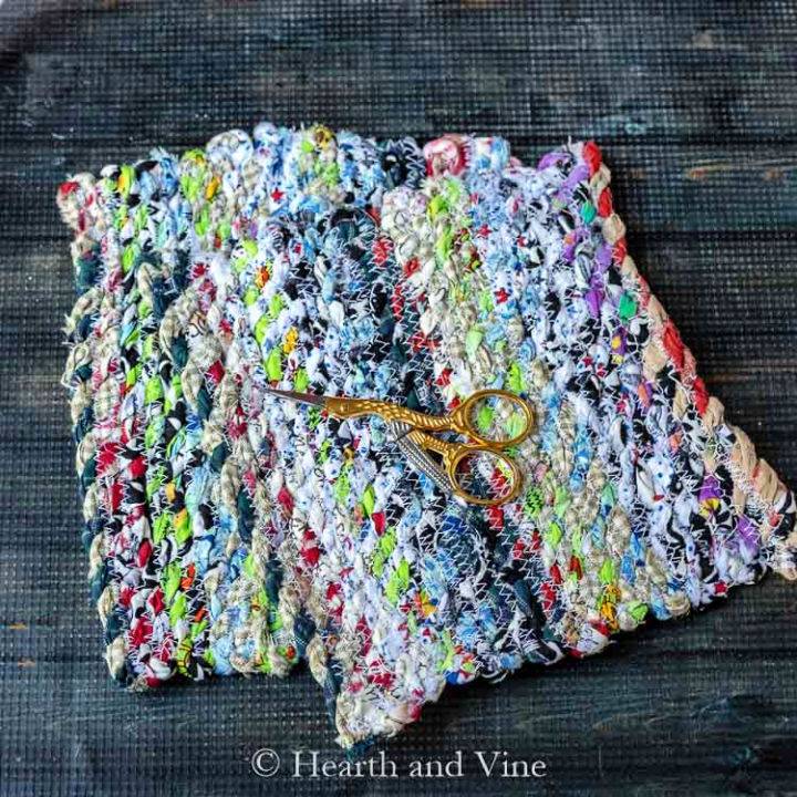 Colorful and Functional Fabric Twine Potholders