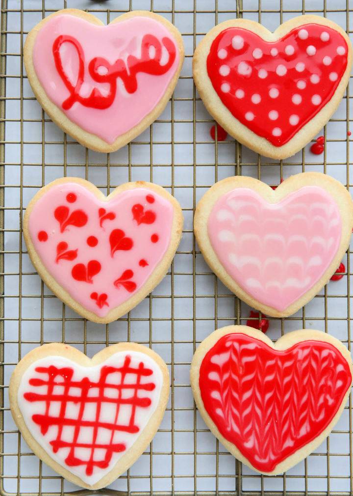 Cookie Decorating with Glace Icing