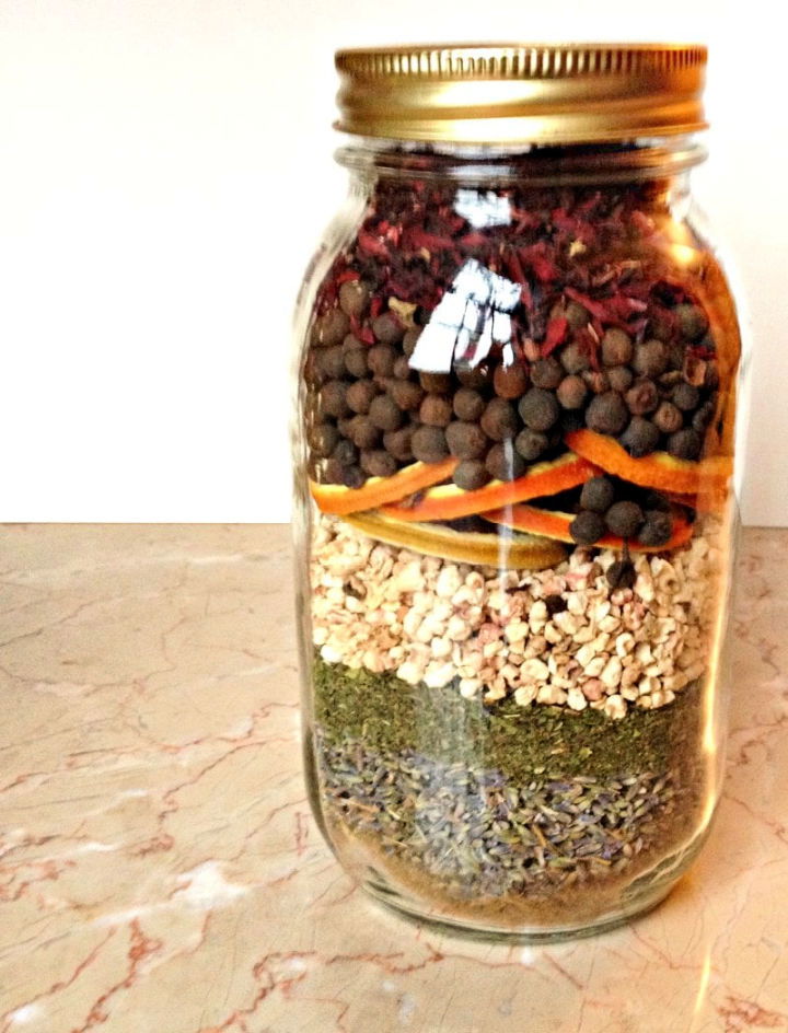 DIY Layered Potpourri in a Mason Jar