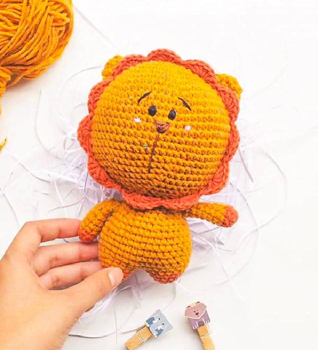 Crochet Leo the Lion Amigurumi PDF Pattern