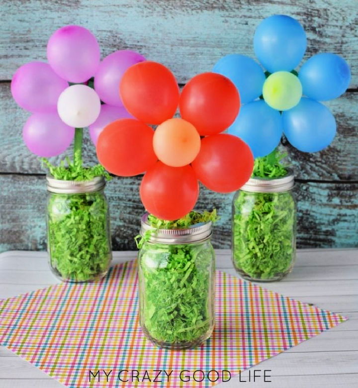 Cute and Festive Balloon Centerpiece