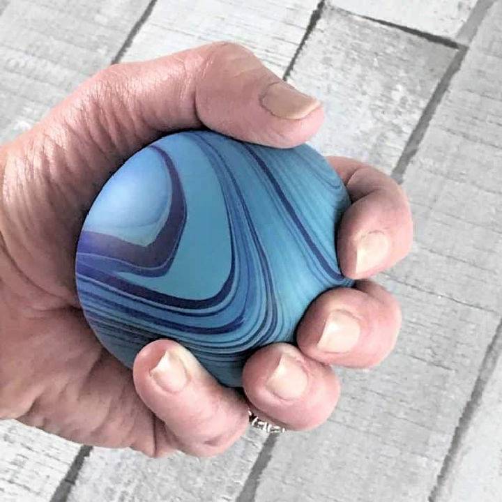 DIY Aromatherapy Stress Balls