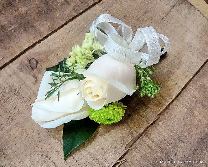 Easy DIY Corsage - Step-by-Step Instructions