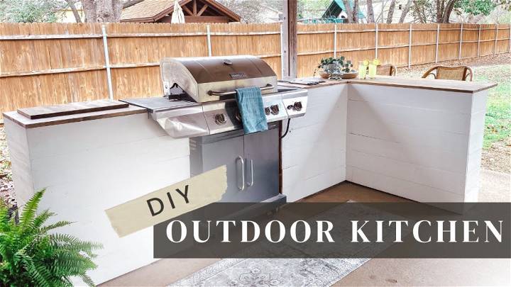 Easy DIY Outdoor Kitchen