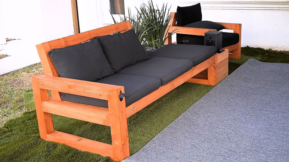 DIY Patio Sofa Using Wood