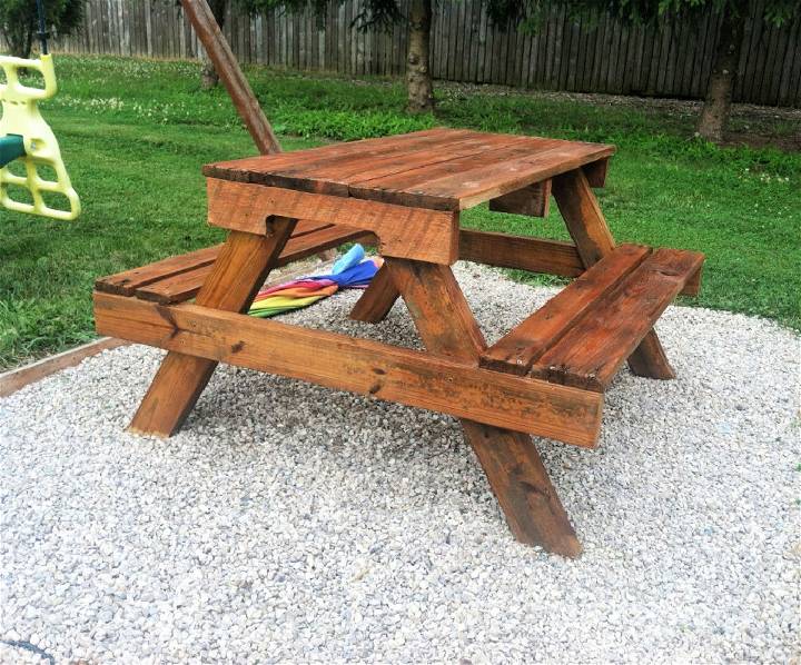 DIY Picnic Table From Pallet Wood