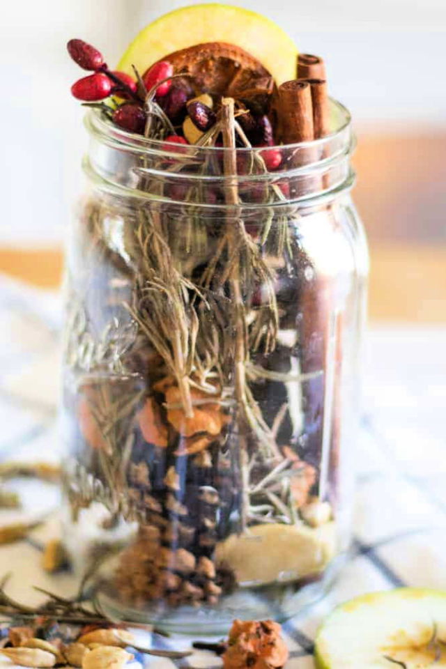 Simple DIY Thanksgiving Potpourri