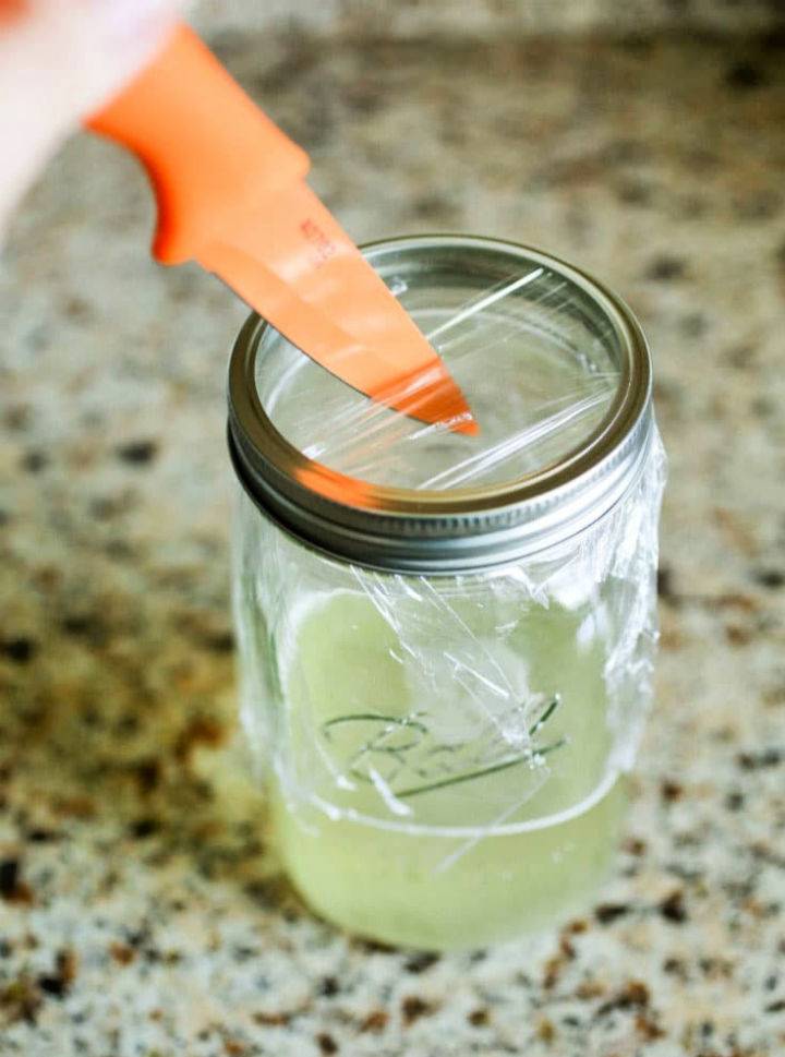 Do It Yourself Fly Trap With Vinegar and Sugar