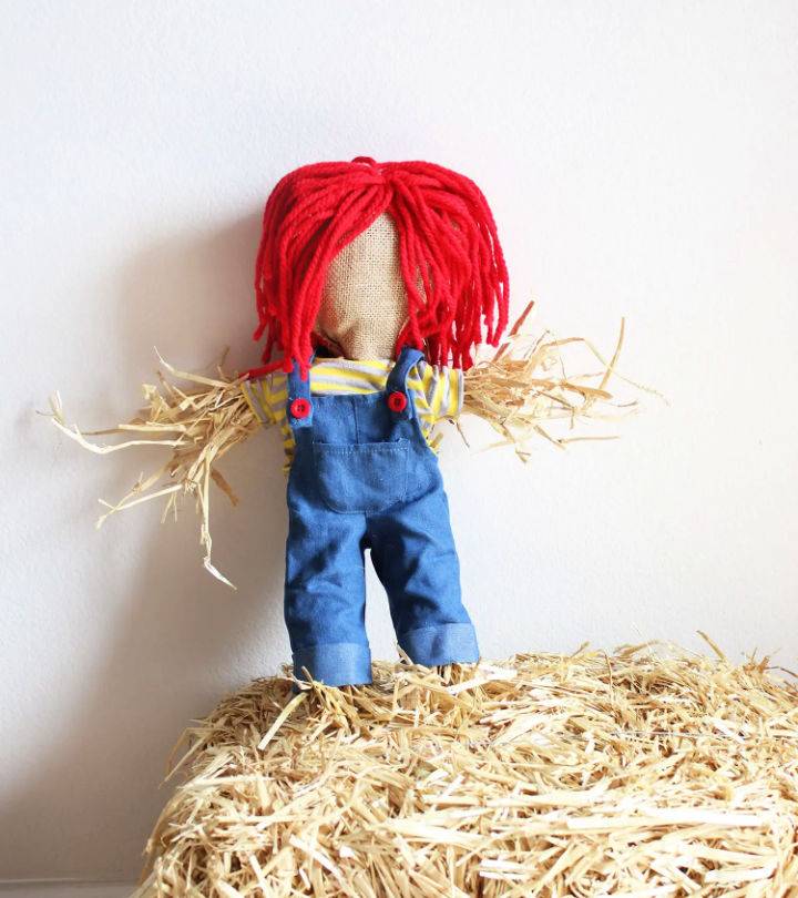 Quick and Easy DIY Mini Scarecrow