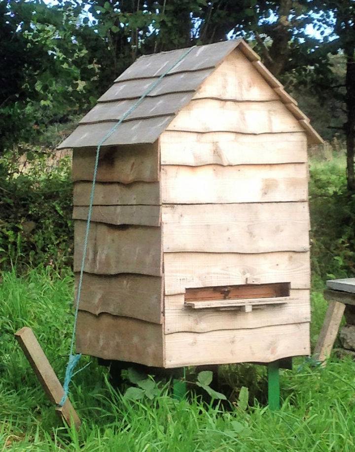 External Beehive Protection and Insulation for National Hives