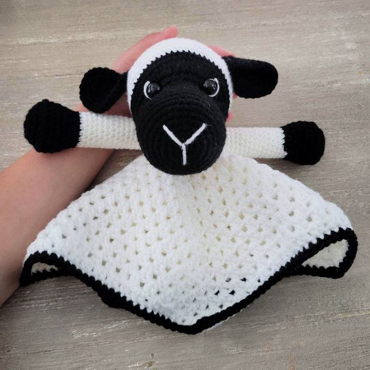 Free Crochet Little Lamb Lovey Pattern