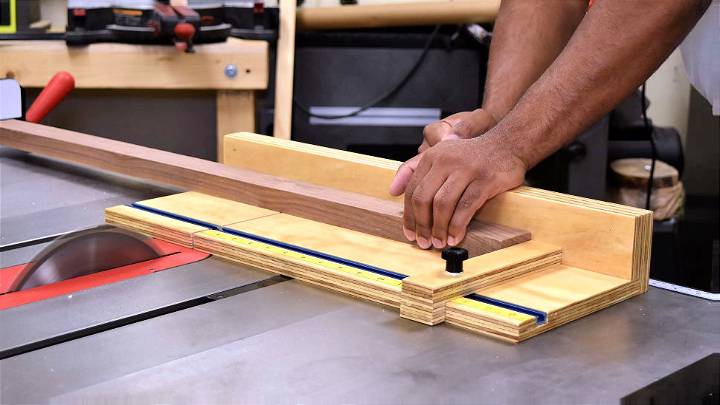 How to Build Your Own Mini Table Saw Sled