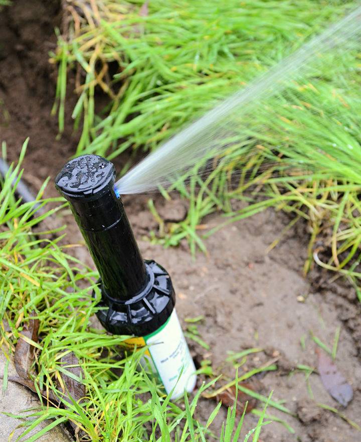 How to Build a Lawn Irrigation With Rain Bird