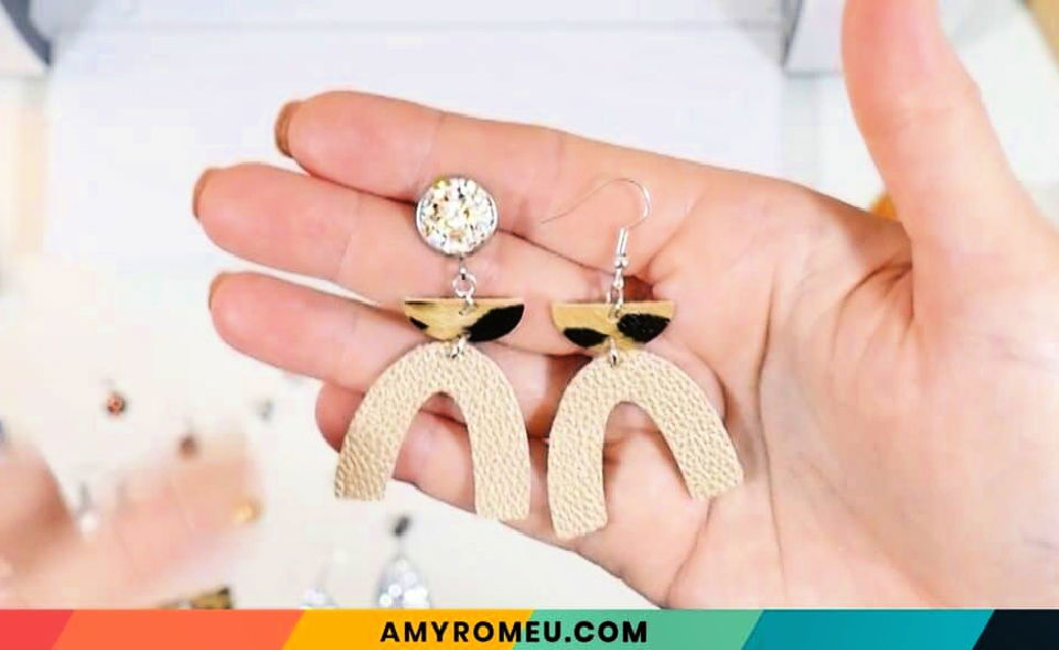 How to Do Stud Earrings With a Cricut