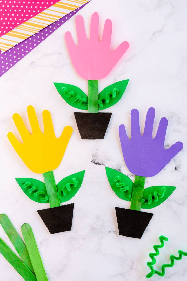 How to Make Handprint Flowers
