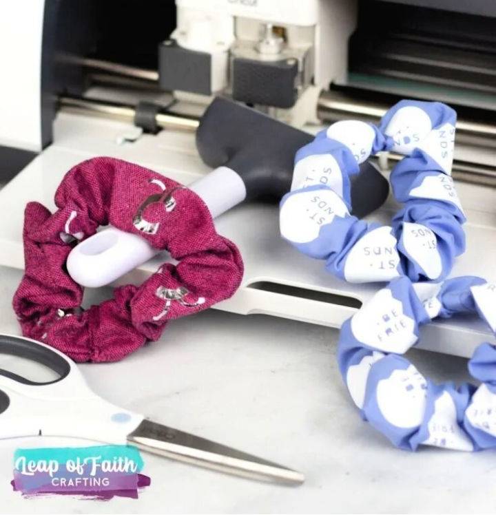 How to Make a Scrunchie With Cricut
