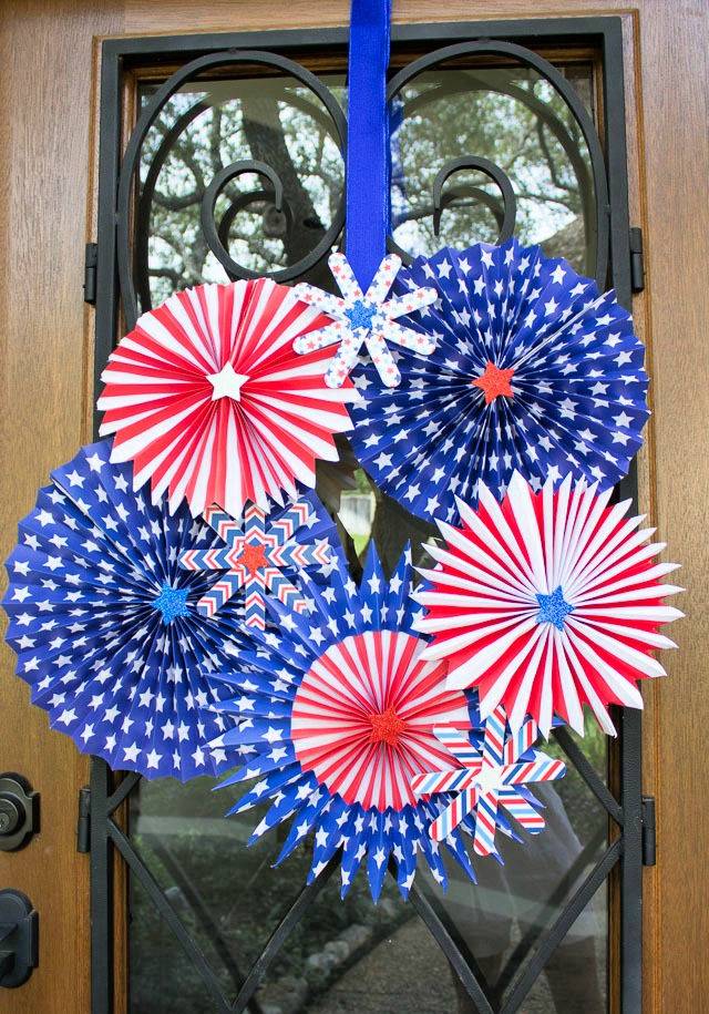 How to Make a Fireworks Wreath for 4th of July