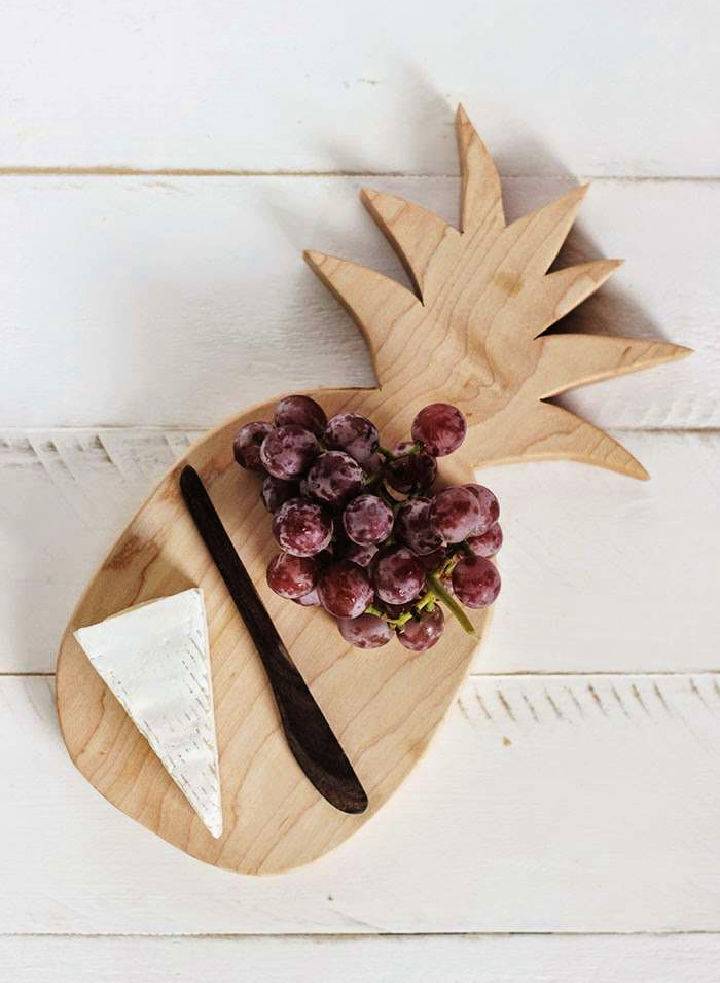 How to Make a Pineapple Cutting Board