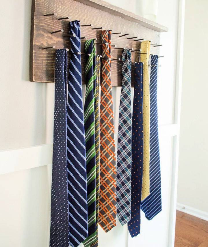 How to Make a Rustic Wood Tie Rack for Gift
