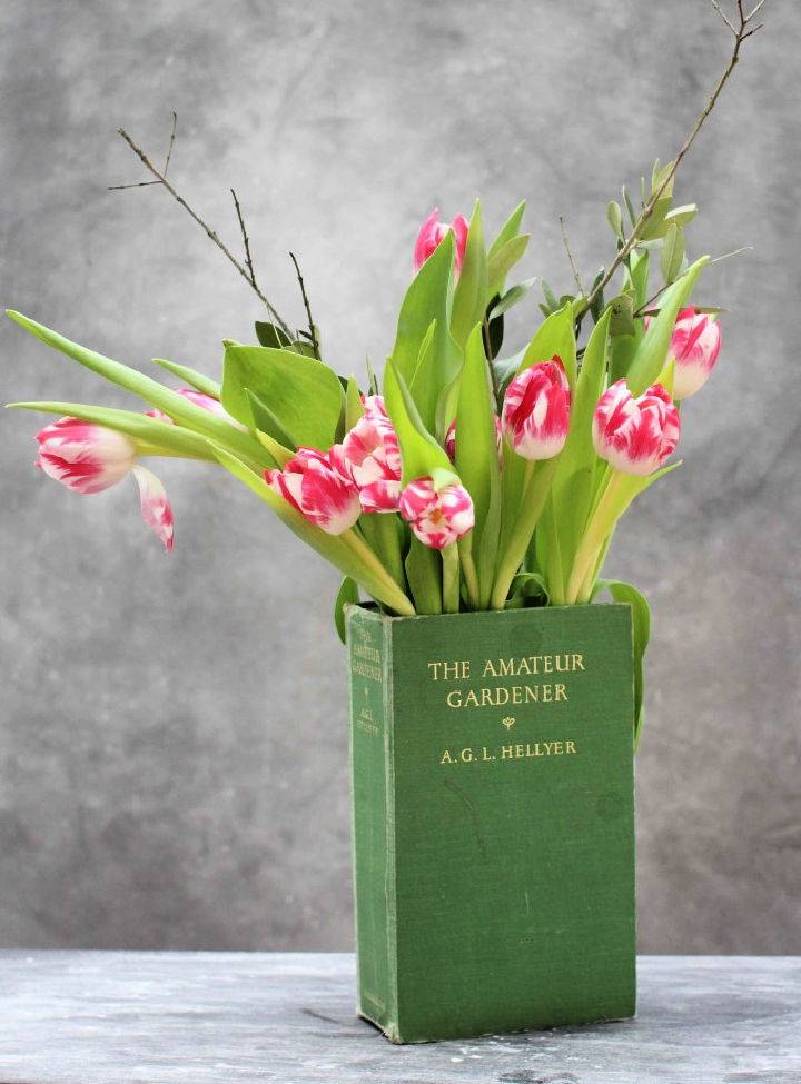 How to Make a Vase Using Old Book