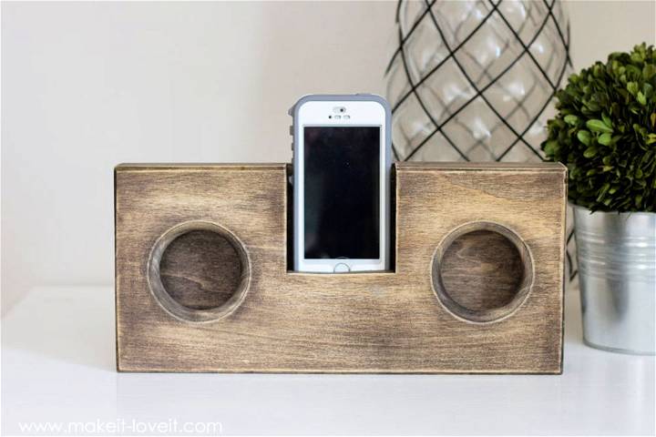 How to Make a Wooden Phone Amplifier
