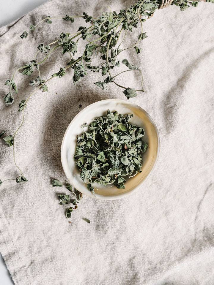How to Preserve Herbs by Drying