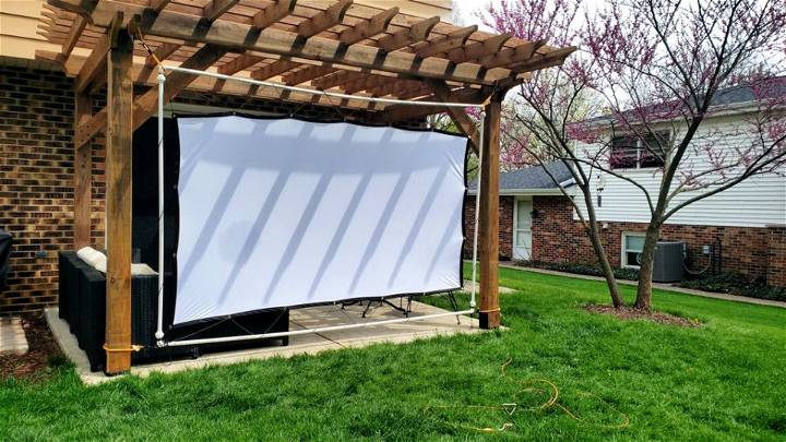 Inexpensive DIY Collapsible Projector Screen Frame