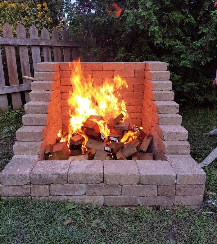 DIY Large Fire Pit Using Bricks 