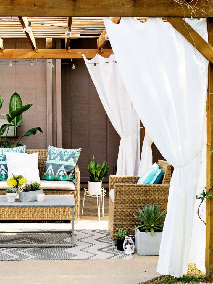 How to Make Outdoor Pergola Curtains