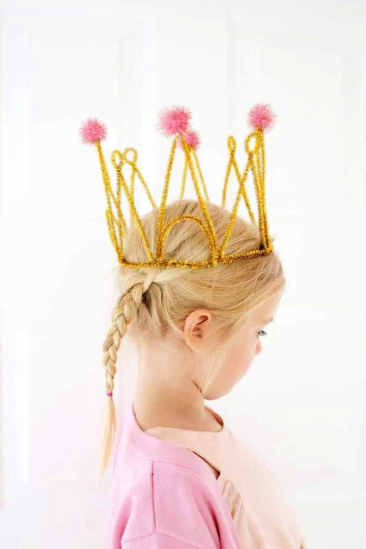 Making a Pipe Cleaner Crown