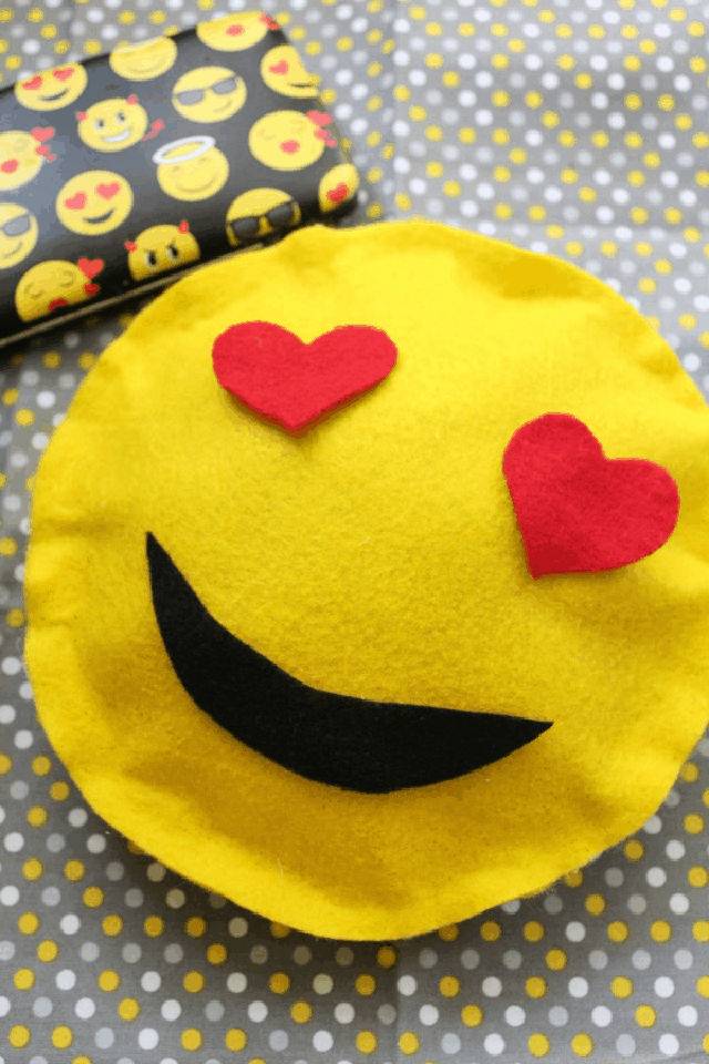 No Sew Heart Face Emoji Pillow