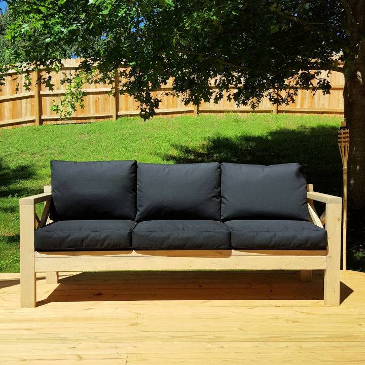 Outdoor Wooden Sofa - Step by Step Instructions