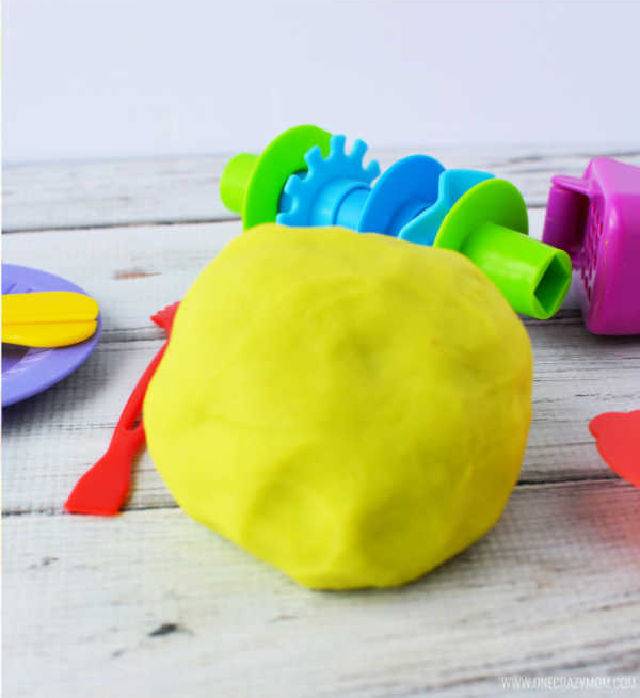 Quick and Easy DIY Playdough in 15 Minutes