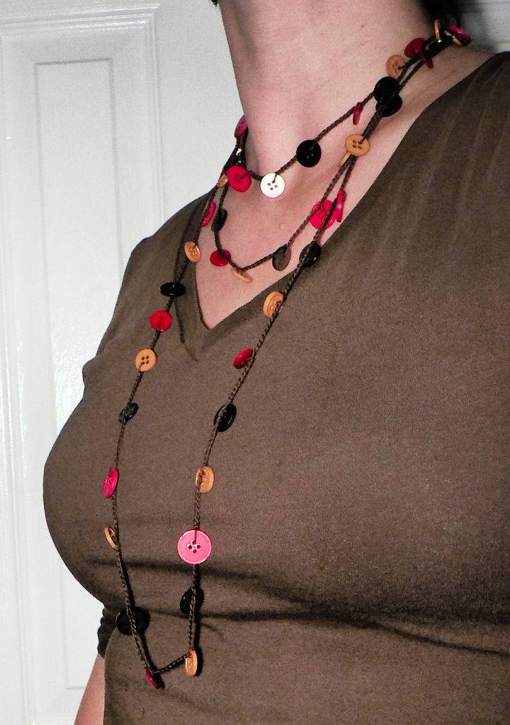Simple Crochet Button Necklace Pattern